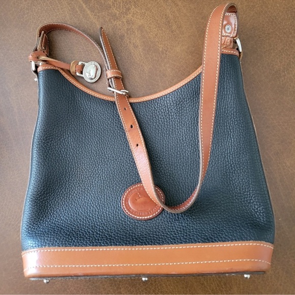 Dooney & Bourke Handbags - dooney and Bourke bag